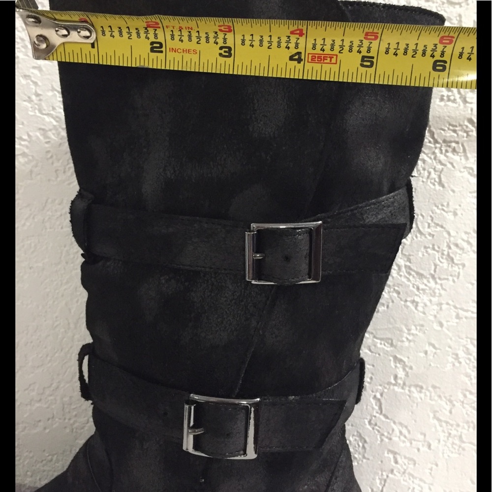 Suede material black boots - Picture 6 of 6